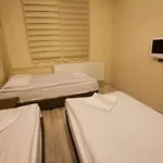 Seven Brothers Hotel 2*
